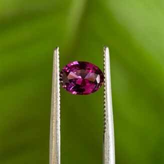 Natural 0.86 ct rhodolite purple garnet oval cut gemstone Untreated garnet IF clarity Loose Ceylon garnet 0.86 carat gem Oval cut garnet for jewelry Natural purple garnet Sri Lanka origin