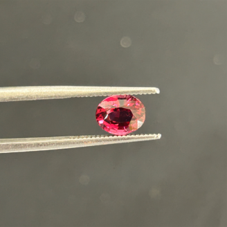 Natural 1.67 ct purplish red rhodolite garnet oval mixed cut gemstone Untreated garnet FL clarity Loose garnet 1.67 carat gem Oval mixed cut garnet for jewelry Natural garnet Sri Lanka origin