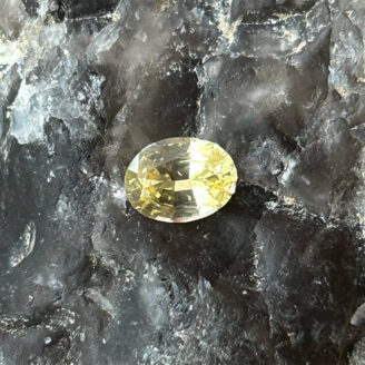 Natural 1.36 ct pastel yellow sapphire oval mixed cut gemstone Untreated yellow sapphire VS clarity from Sri Lanka Loose Ceylon pastel yellow sapphire 1.36 carat gem Oval mixed cut yellow sapphire for jewelry Natural pastel yellow sapphire Sri Lanka origin