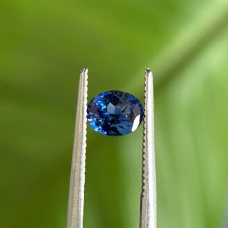 Natural 0.81 ct cornflower blue sapphire oval mixed cut gemstone Untreated blue sapphire SI clarity from Sri Lanka Loose Ceylon blue sapphire 0.81 carat gem Oval mixed cut blue sapphire for fine jewelry Natural cornflower blue sapphire Sri Lanka origin